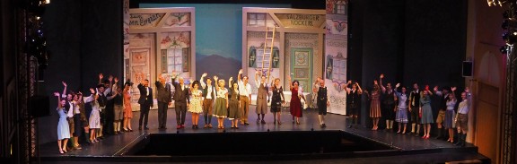 "Saison in Salzburg". Lehár Festival Bad Ischl 2017. Bild: EA Musik HB. "Saison in Salzburg". Lehár Festival Bad Ischl 2017. Bild: EA Musik HB.