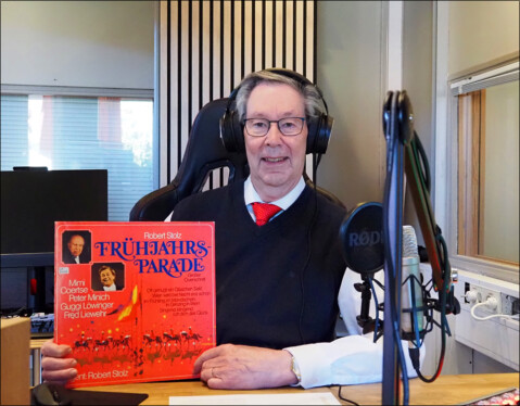 Bo Magnusson, Radio Viking. "Plats På Scen" nr 800. 2025-10-03. Bild: Edition Allegro Musik HB.